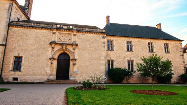 Top 5 outils pour évaluer la valeur de votre propriété à Reims